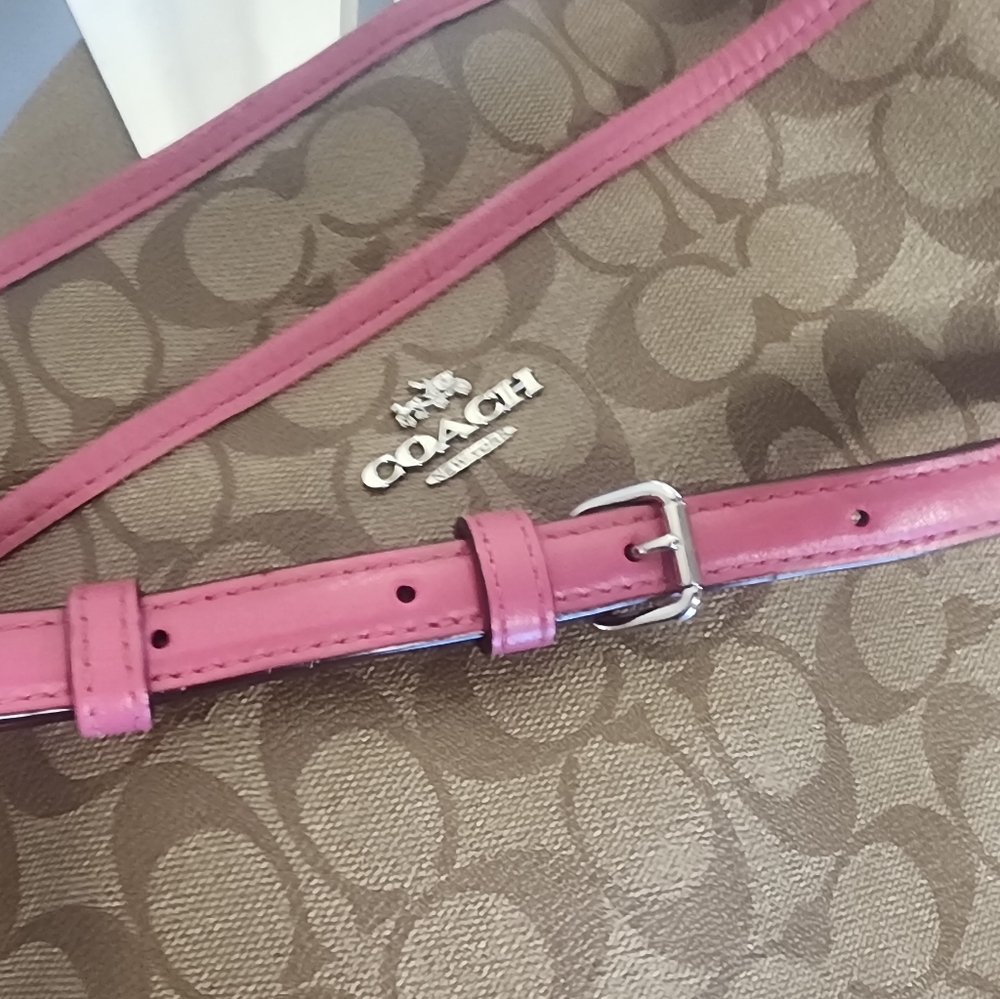 Coach File Signature Crossbody - Picture 14 of 14